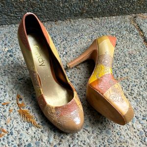 Gorge, CINDY, embroidered leather heels!!